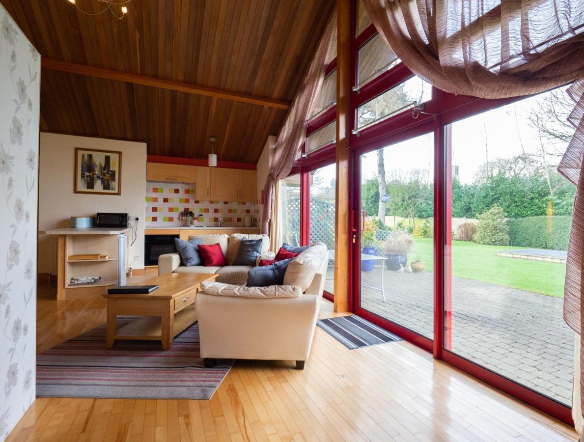 Surlingham Lodge Studio Large Family Cottage NWI Dış mekan fotoğraf