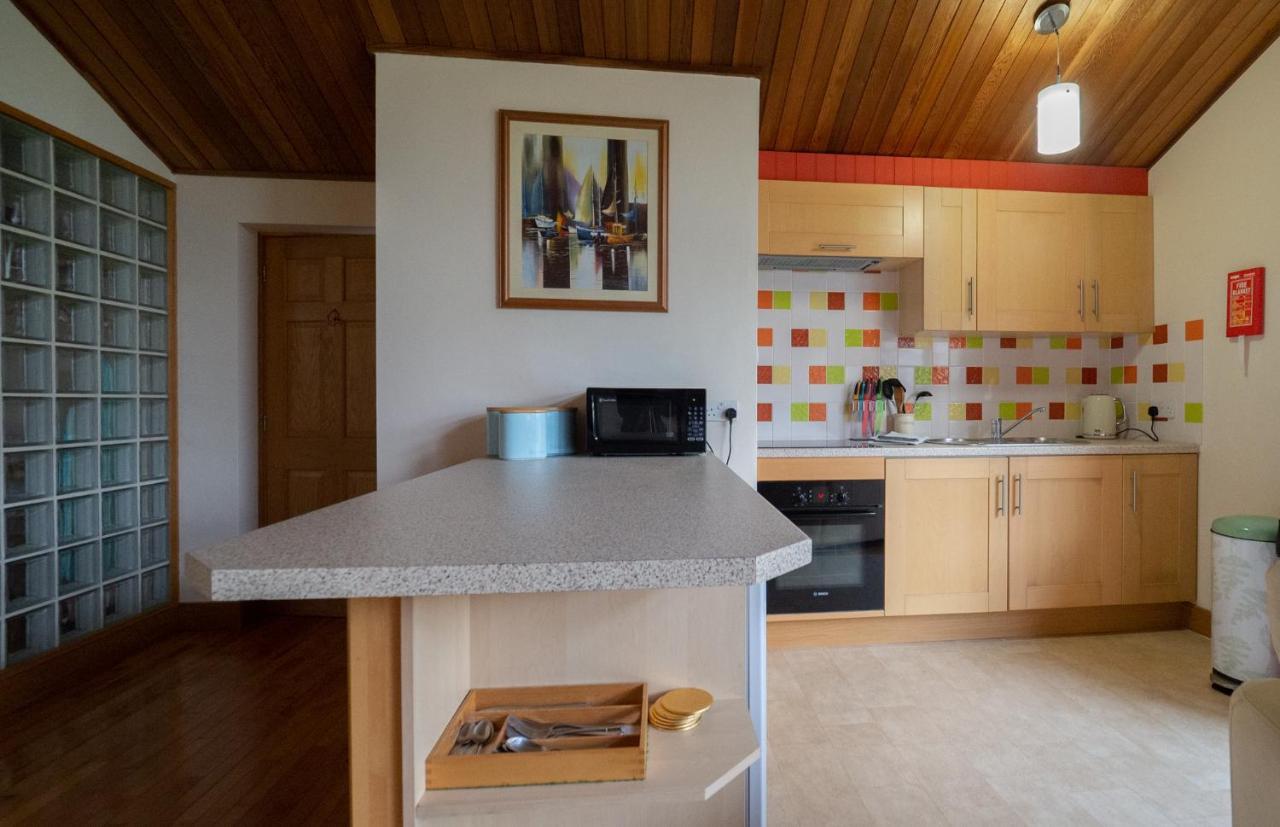 Surlingham Lodge Studio Large Family Cottage NWI Dış mekan fotoğraf