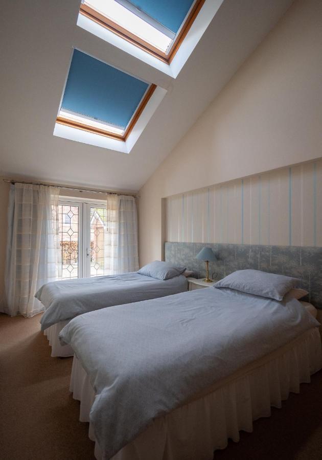 Surlingham Lodge Studio Large Family Cottage NWI Dış mekan fotoğraf