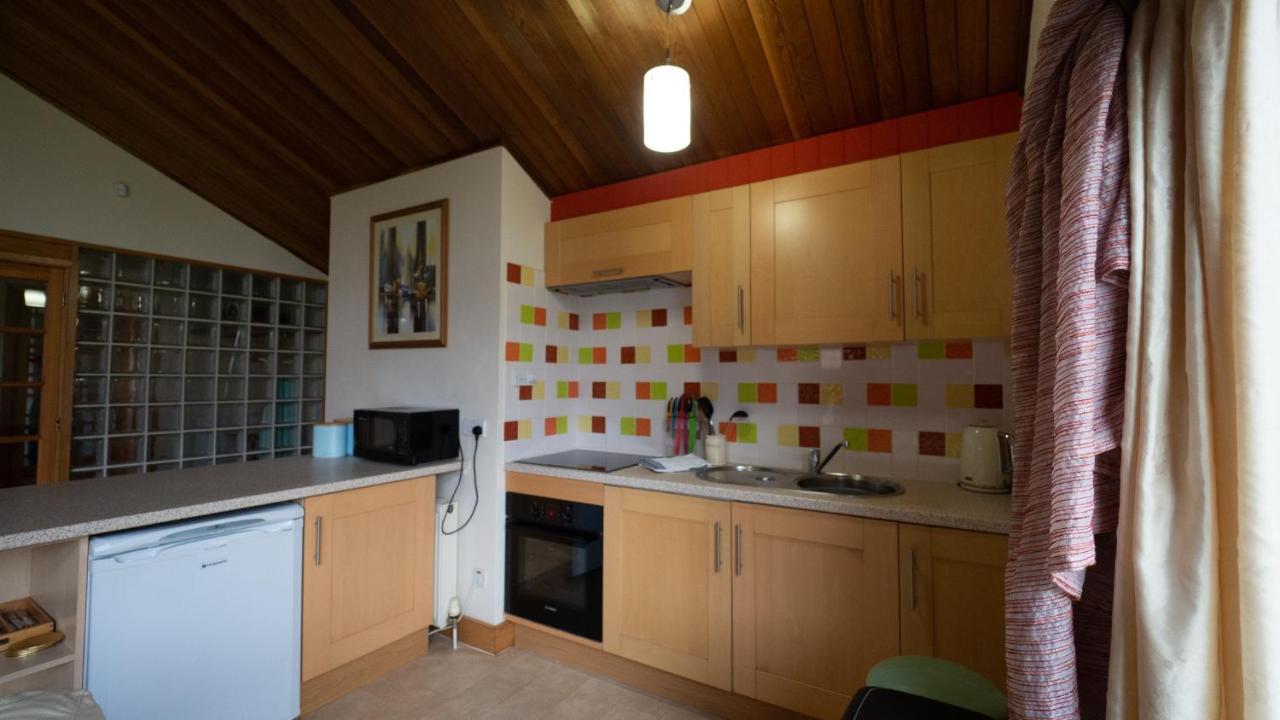 Surlingham Lodge Studio Large Family Cottage NWI Dış mekan fotoğraf